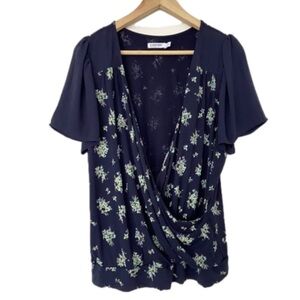 REITMANS SIGNATURE NAVY FLORAL VISCOSE BLEND WRAP TOP W/SHORT CHIFFON SLEEVES, L